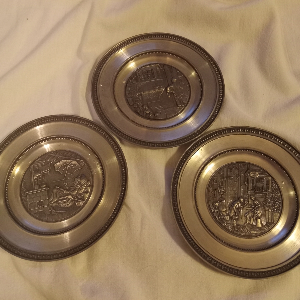 Set of 3 pewter decor